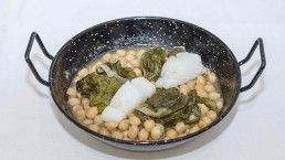 potaje-garbanzos-espinacas-bacalao-huevo