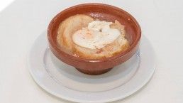 sopa-ajos-huevo-pimenton